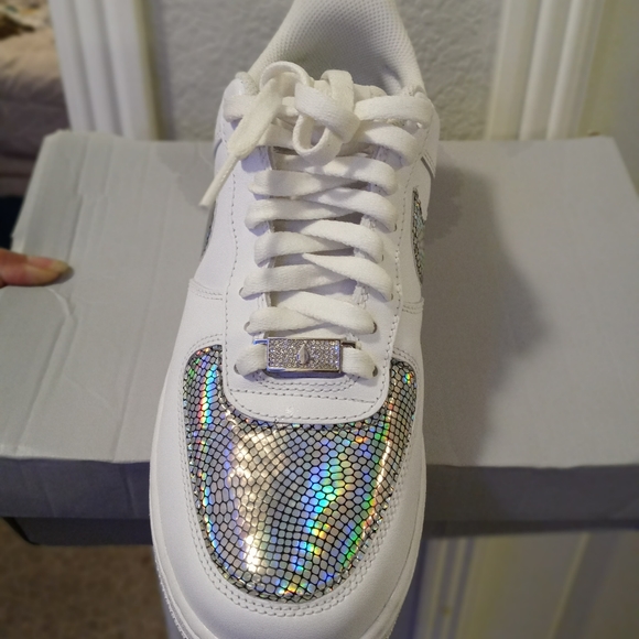 AF1 - Picture 2 of 2